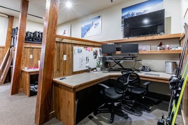 More Photos Of 1821 Sidewinder Dr, Park City Storefront Retail Office For Sale