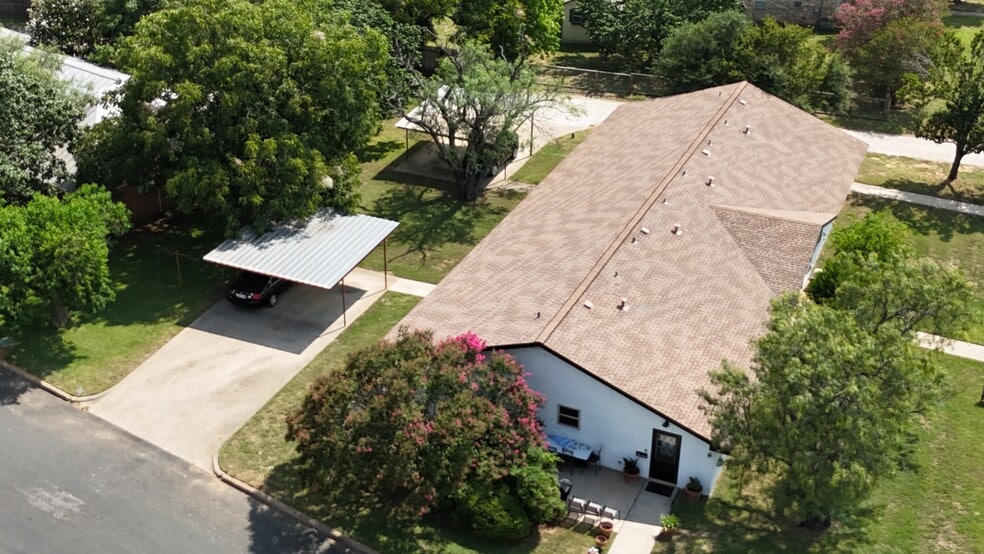 More Photos Of 1405 N Crockett St, Fredericksburg Apartments For Sale