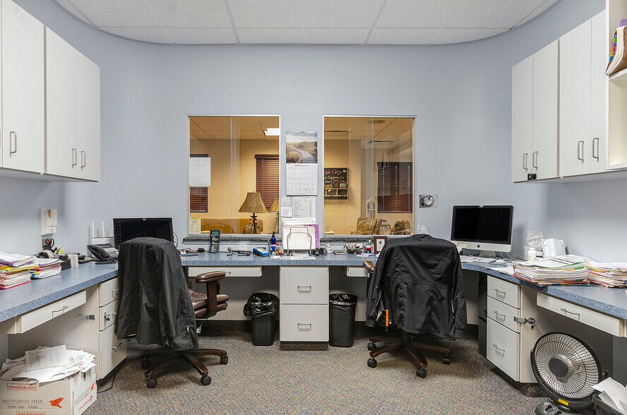 More Photos Of 9475 N Holly Rd, Grand Blanc Medical For Sale