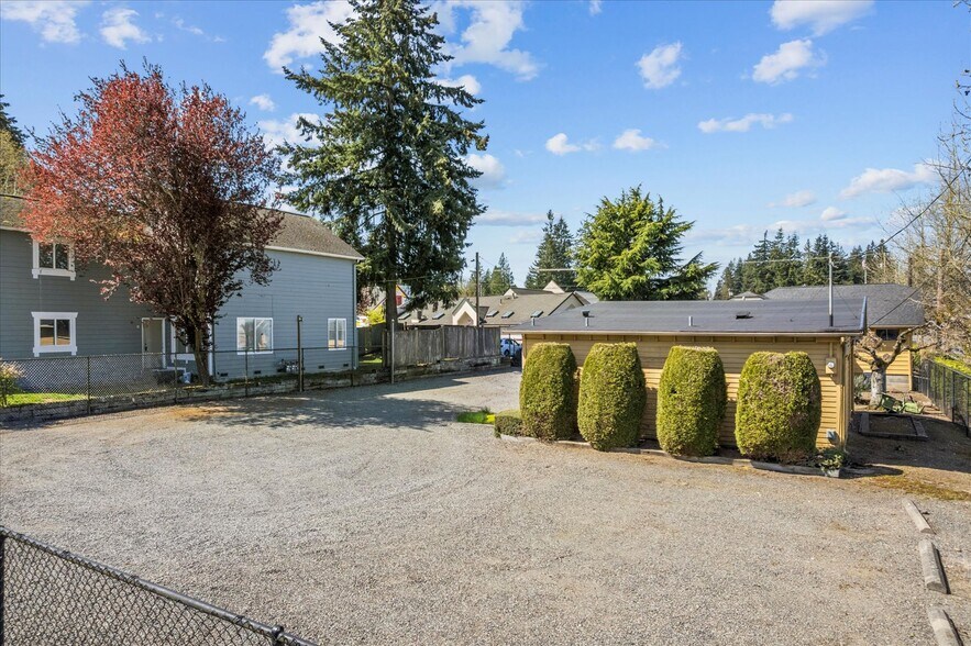 More Photos Of 6915 Evergreen Way, Everett Freestanding For Sale