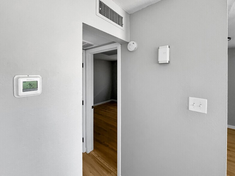 More Photos Of 1925 W Village Dr, Phoenix Multifamily For Sale