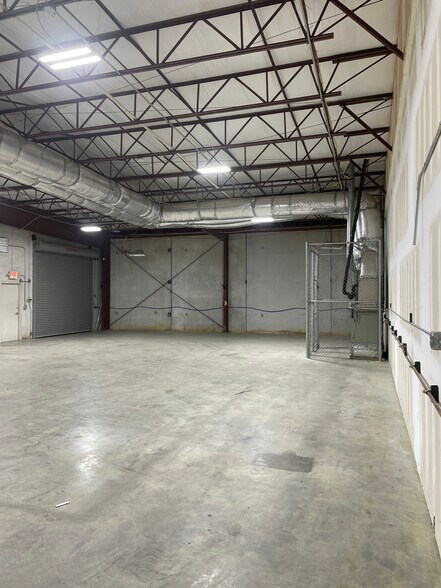 More Photos Of 4638 Resource Dr, Chattanooga Showroom For Lease