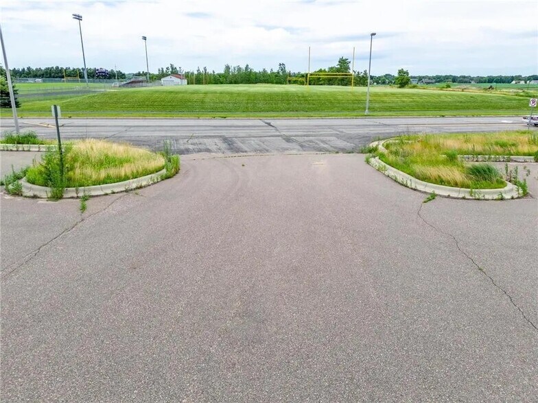 More Photos Of 1001 Commerce Dr W, Belle Plaine Land For Sale