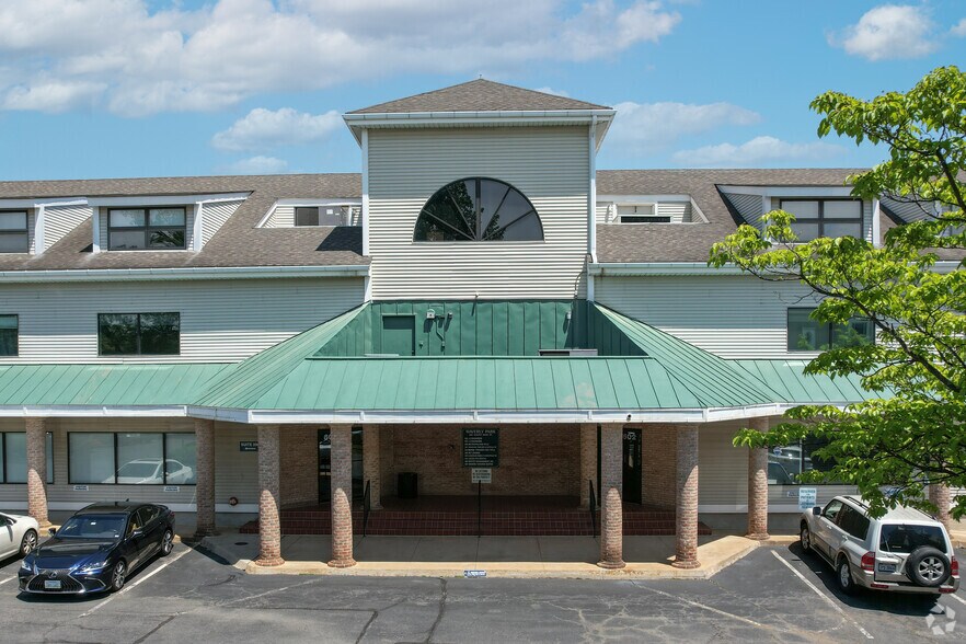 More Photos Of 602 S King St, Leesburg Office For Lease