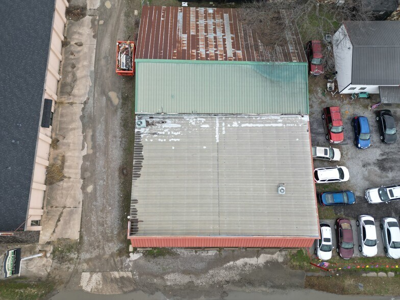 More Photos Of 610 N 1st Ave, Durant Flex For Sale