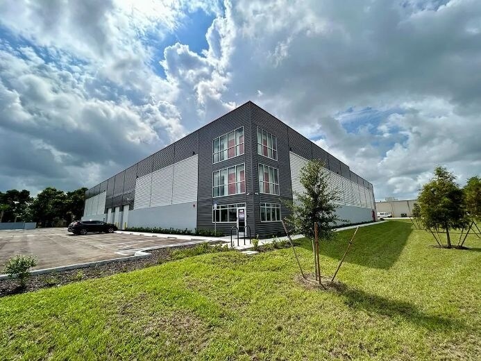 Primary Photo Of 2320 E Mall Dr, Fort Myers Warehouse For Lease