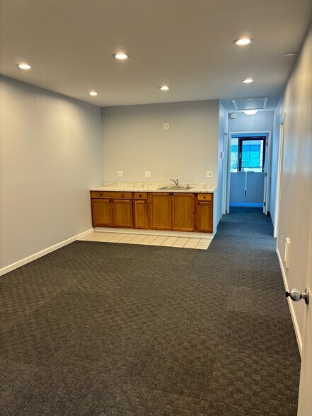 More Photos Of 1555 Yosemite Ave, San Francisco Warehouse For Sale