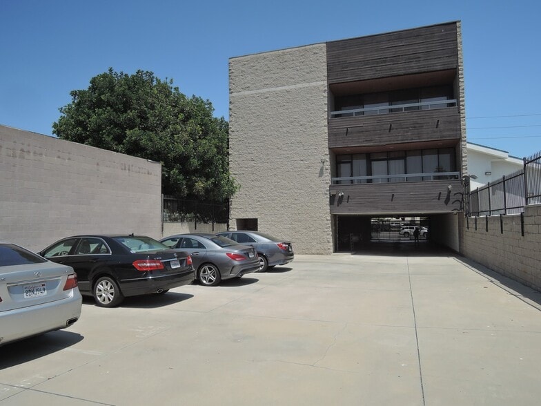 More Photos Of 15721 S Western Ave, Gardena Office For Sale