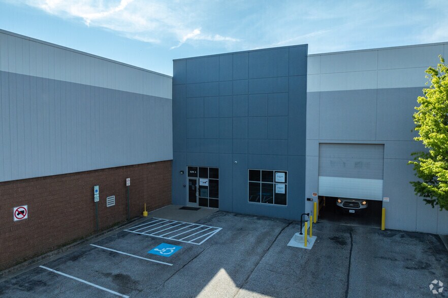 More Photos Of 7458 Candlewood Rd, Hanover Warehouse For Lease