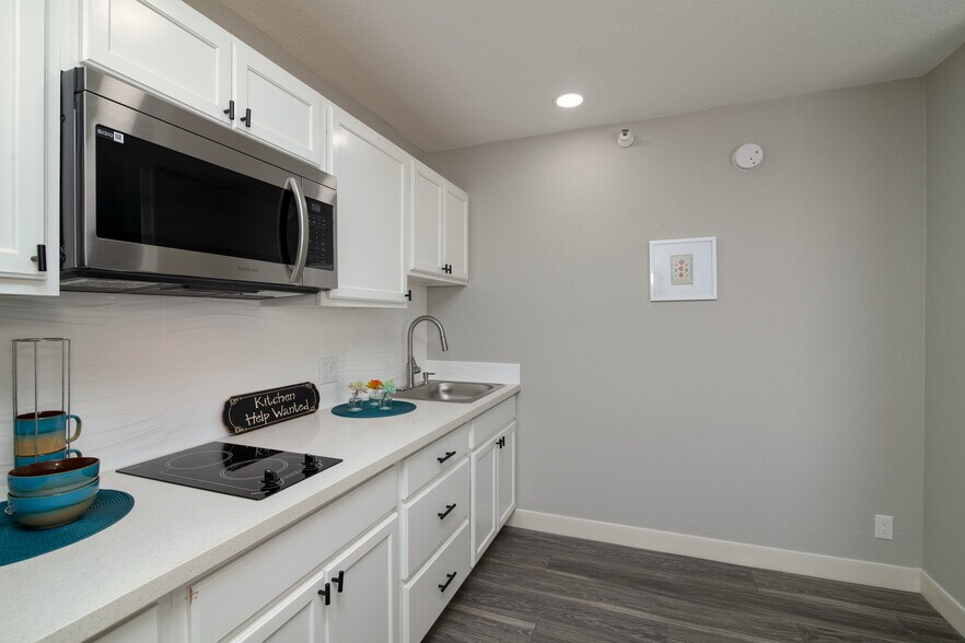 More Photos Of 3211 S 79th East Ave, Tulsa Apartments For Sale