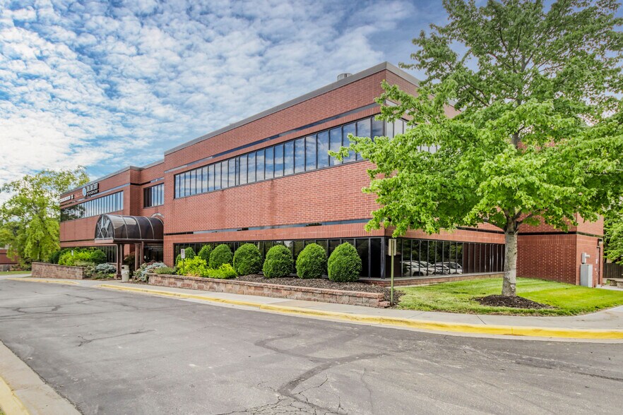 More Photos Of 200 NE 54th St, Kansas City Medical For Lease