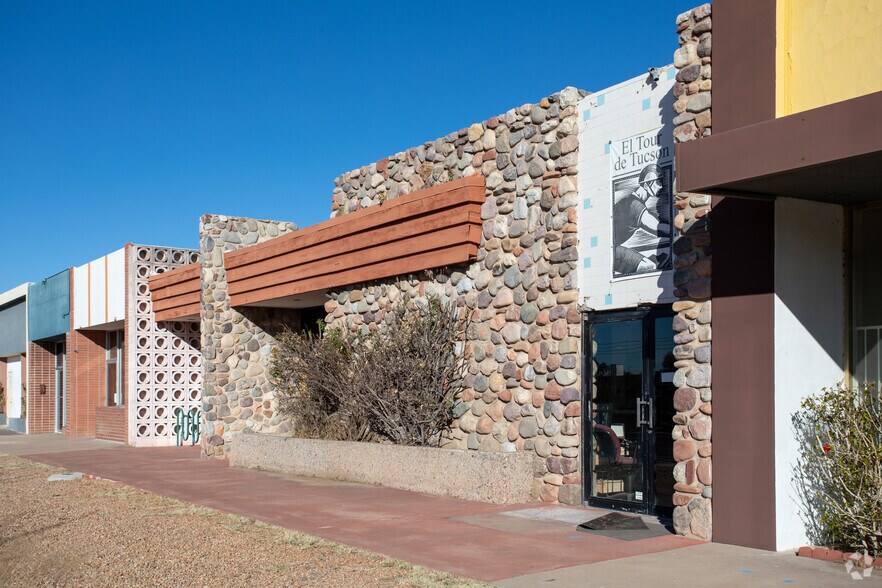 More Photos Of 2627 E Broadway Blvd, Tucson Unknown For Lease