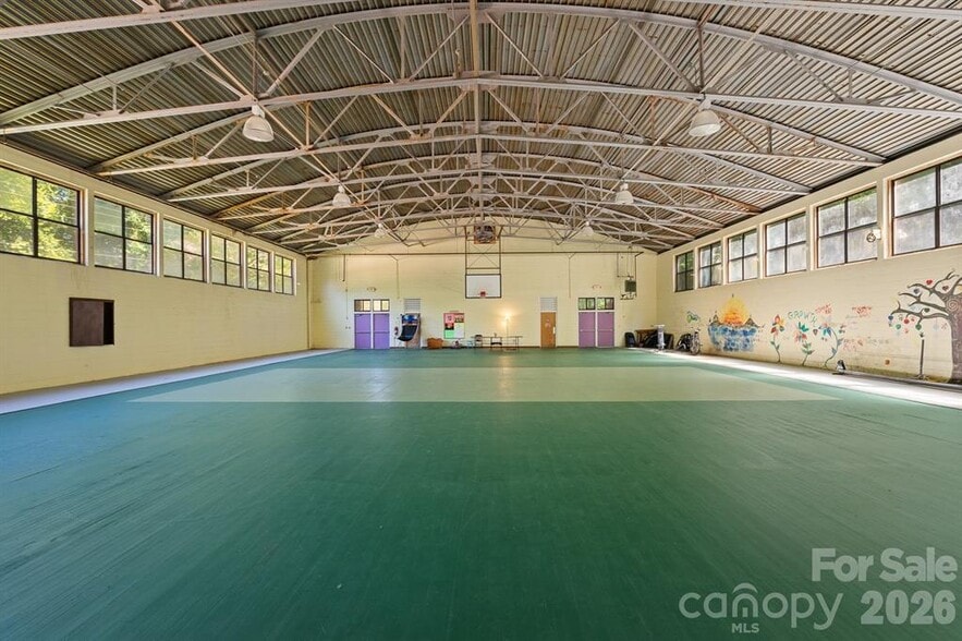 More Photos Of 504 Mountain View School Rd, Robbinsville Hotel For Sale