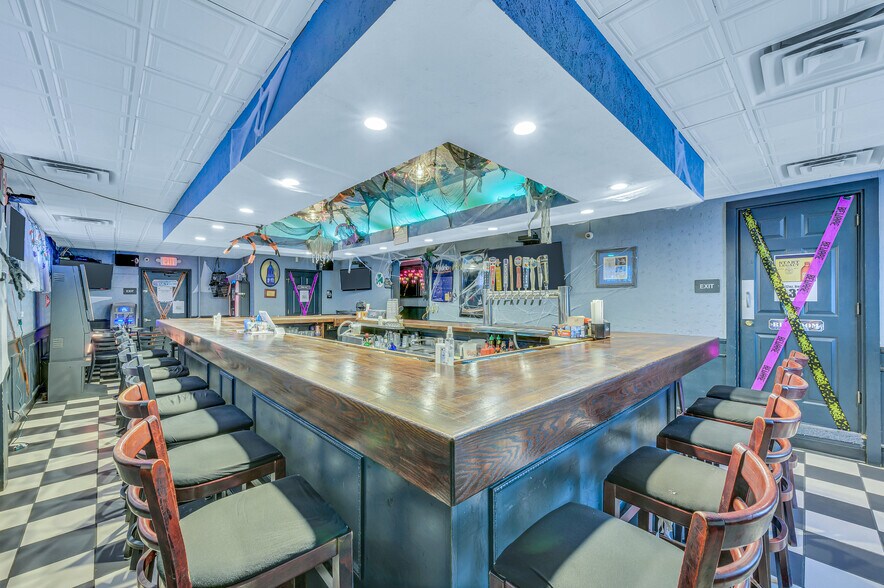 More Photos Of 524 Court St, Scranton General Retail For Sale