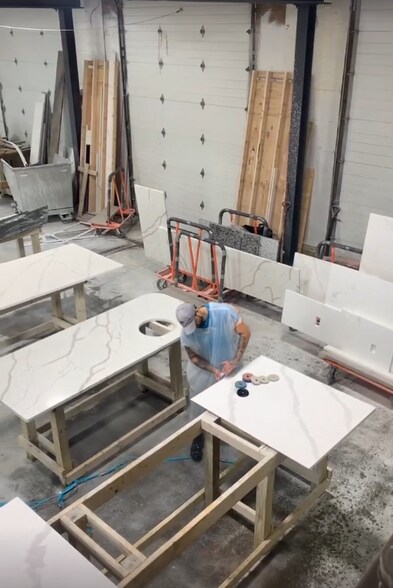 More Photos Of 138-142 Fisher St, Westborough Showroom For Lease