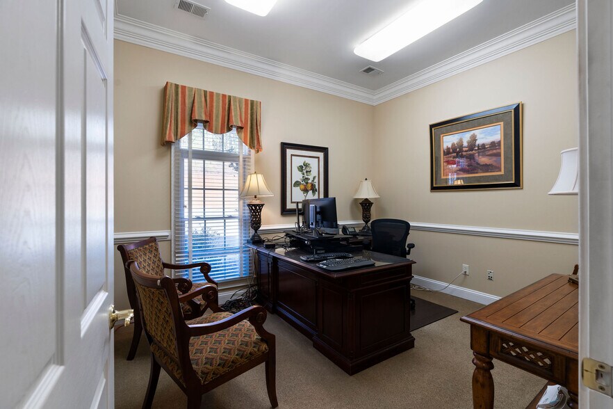 More Photos Of 1300 E Main St, Cartersville Medical For Sale