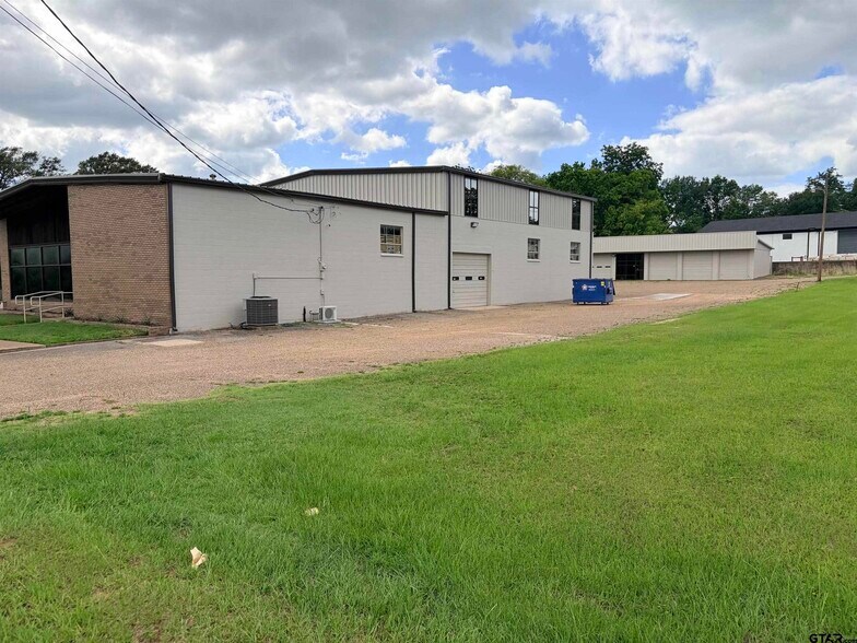 More Photos Of 2100 E Front St, Tyler Light Manufacturing For Lease