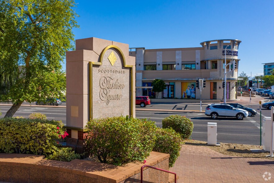 More Photos Of 7150 E Camelback Rd, Scottsdale Office For Lease