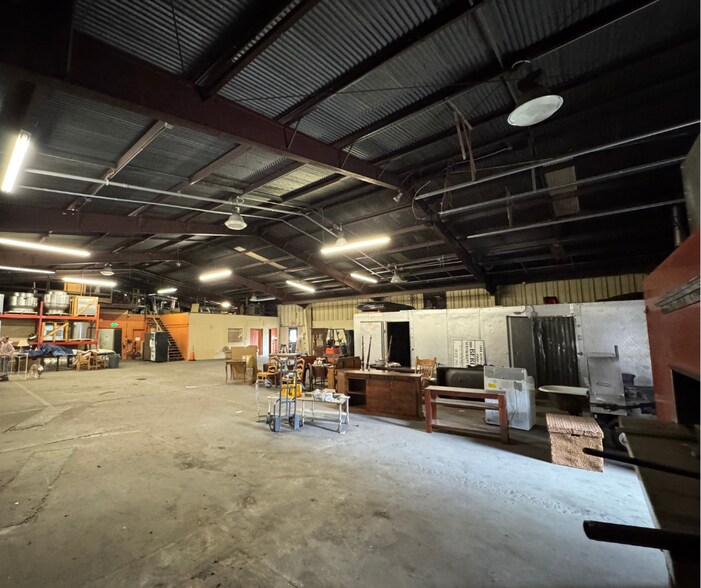 More Photos Of 4767 Rivers Ave, Charleston Warehouse For Lease