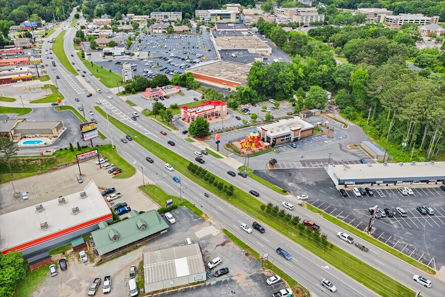 More Photos Of 893 S Park St, Carrollton Freestanding For Sale