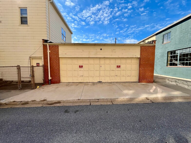 More Photos Of 3818 Roland Ave, Baltimore Office Residential For Sale