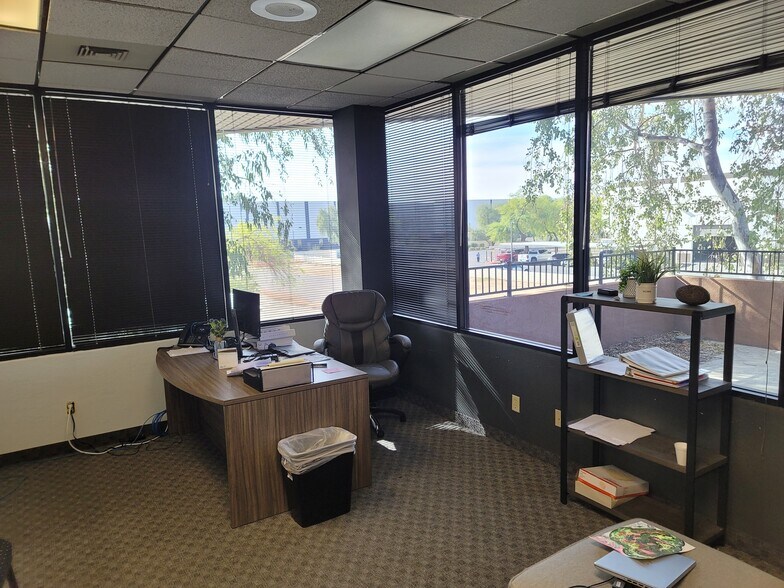 More Photos Of 7580 E Gray Rd, Scottsdale Office For Lease