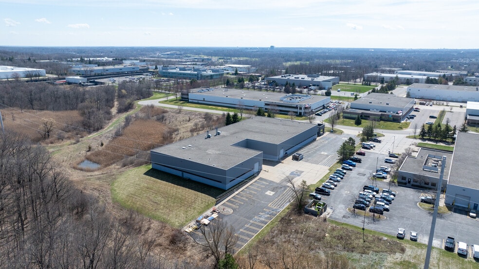 More Photos Of 4200 N Atlantic Blvd, Auburn Hills Manufacturing For Lease