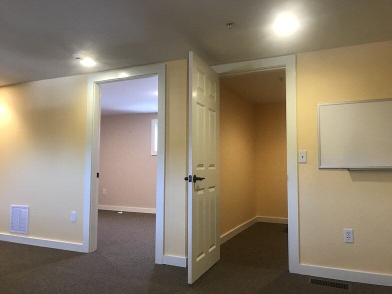 More Photos Of 69 York St, Kennebunk Medical For Sale