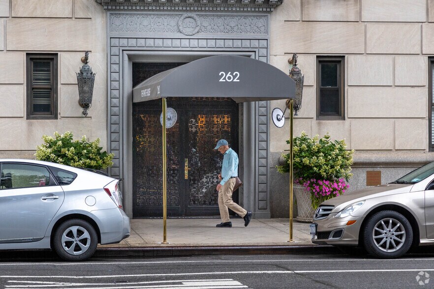 More Photos Of 262 Central Park W, New York Multifamily For Sale