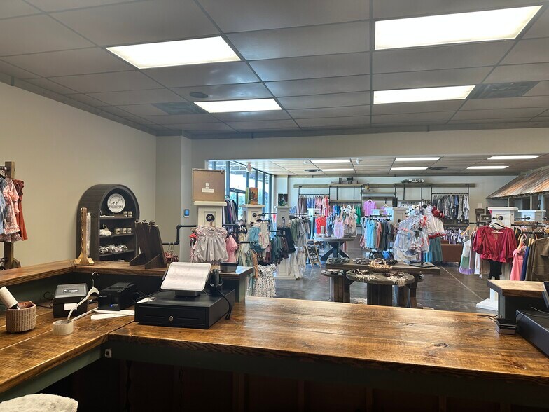 More Photos Of 36483 Old Perkins Rd, Prairieville Storefront Retail Office For Lease