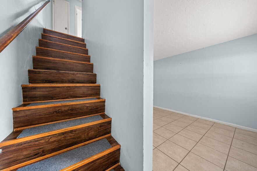More Photos Of 1000 S Lake Anoka Blvd, Avon Park Multifamily For Sale