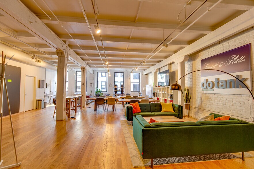 More Photos Of 9-15 W Hubbard St, Chicago Loft Creative Space For Lease
