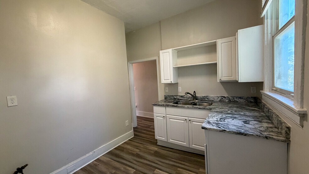 More Photos Of 275 McCormick Pl, Cincinnati Apartments For Sale