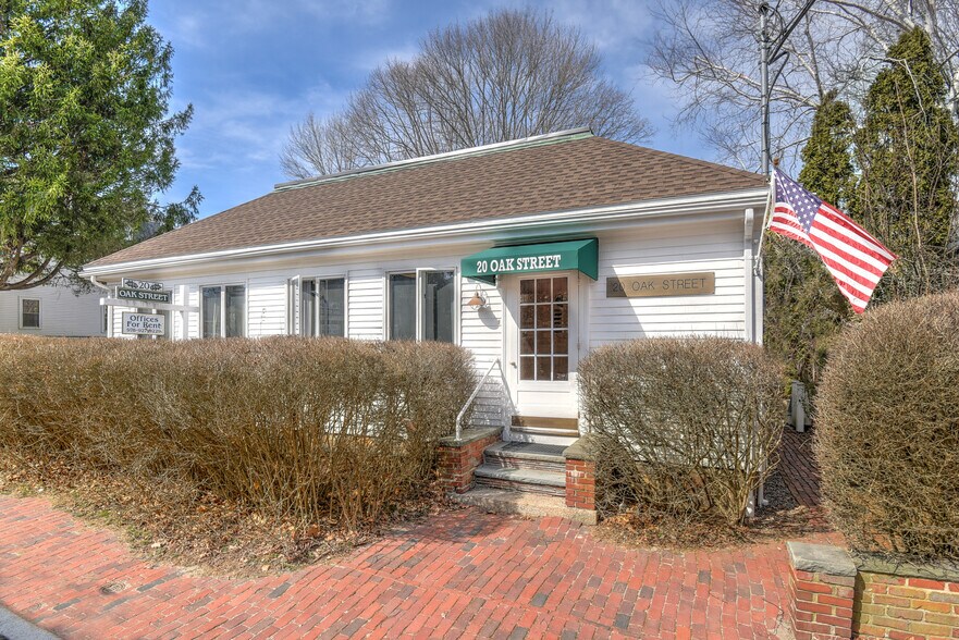 More Photos Of 20 Oak St, Beverly Farms Office For Lease