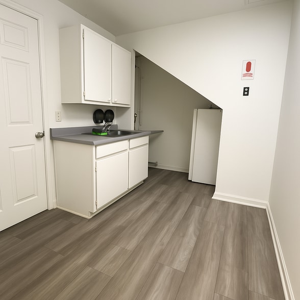 More Photos Of 450 S Cemetery St, Norcross Warehouse For Lease