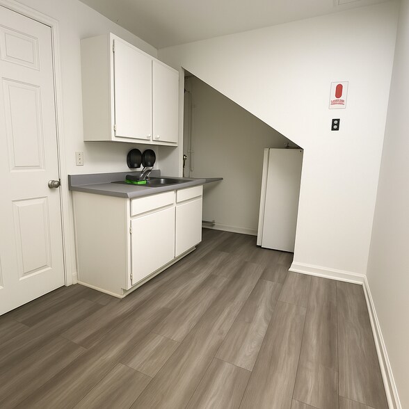 More Photos Of 450 S Cemetery St, Norcross Warehouse For Sale