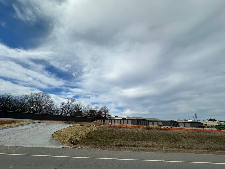 More Photos Of 221 Eastline Road, Searcy Self Storage For Sale
