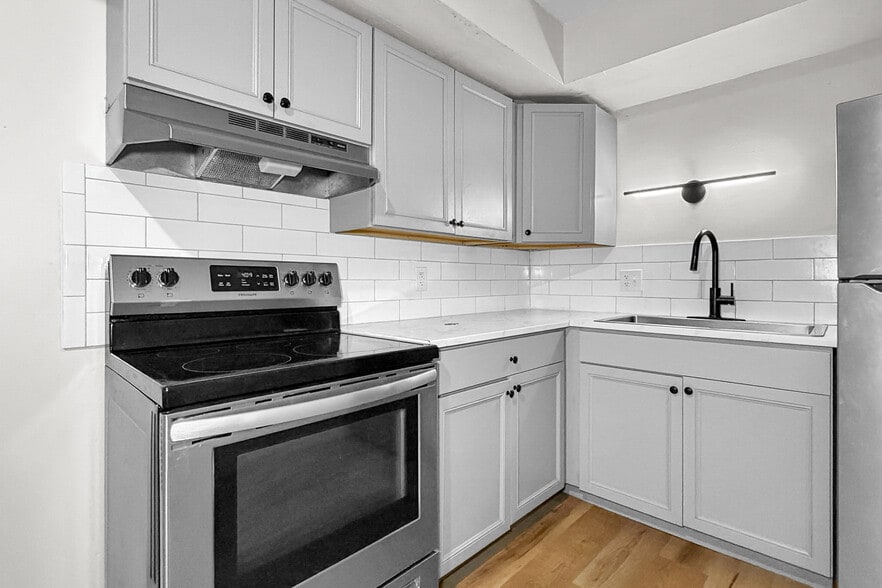 More Photos Of 3547-3553 Heatherton Dr, Davenport Apartments For Sale