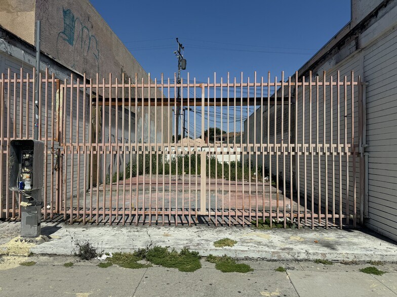 More Photos Of 11218 Long Beach blvd, Lynwood Land For Sale