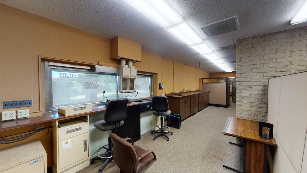 More Photos Of 5845 Youngstown Warren Rd, Niles Bank For Lease