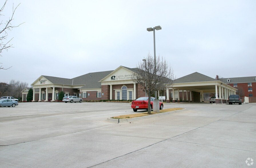 More Photos Of 201 N Bryant Ave, Edmond Office For Sale