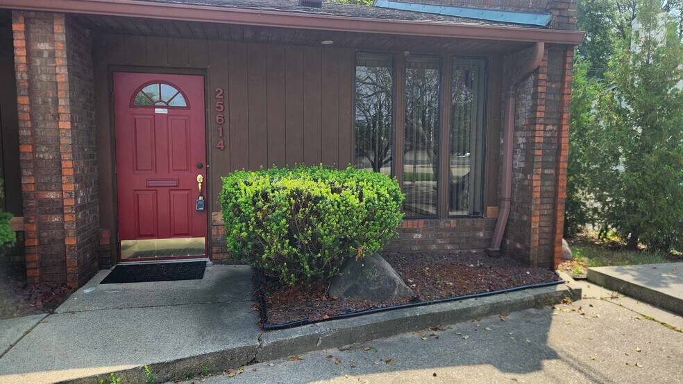 Primary Photo Of 25614-25616 Jefferson Ave, Saint Clair Shores Office For Lease