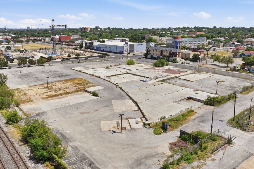 More Photos Of 1220 E Commerce St, San Antonio Land For Sale
