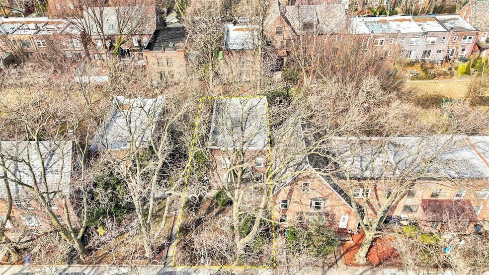 More Photos Of 3930 45th St, Sunnyside Apartments For Sale