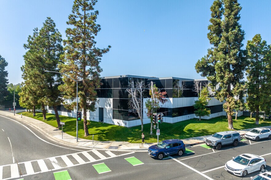 More Photos Of 2729 Bristol St, Costa Mesa Medical For Sale