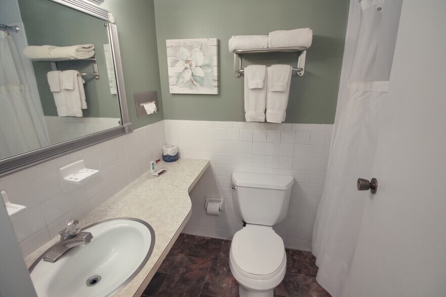More Photos Of 115 W Lake Rd, Mayville Hotel For Sale