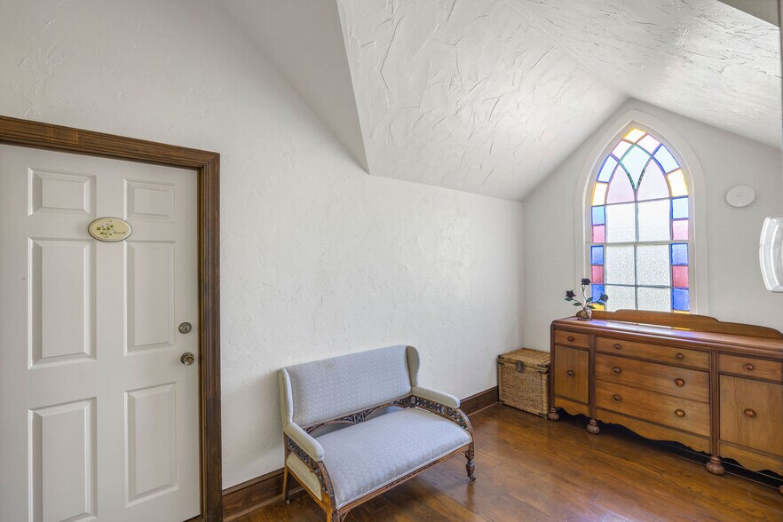 More Photos Of 40 Hospital Rd, Gettysburg Hotel For Sale