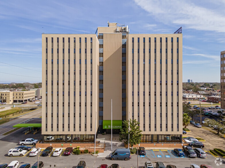 More Photos Of 3525 N Causeway Blvd, Metairie Office For Sale