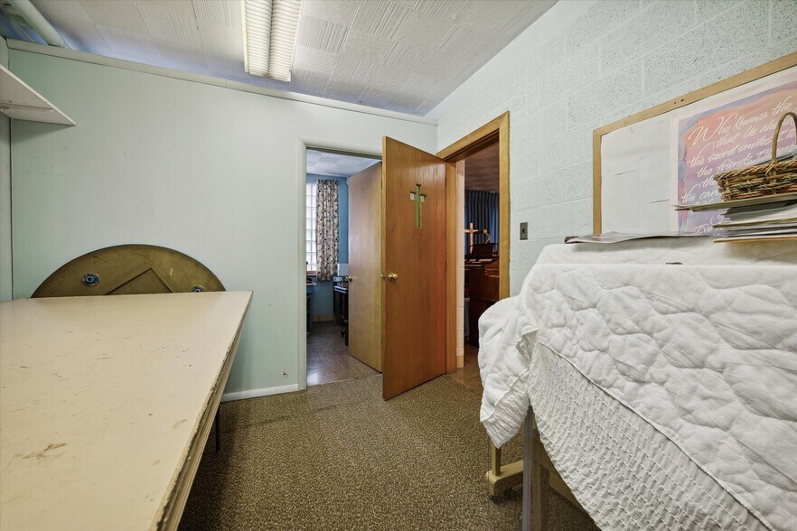 More Photos Of 725 Navarre Ave, Toledo Religious Facility For Sale