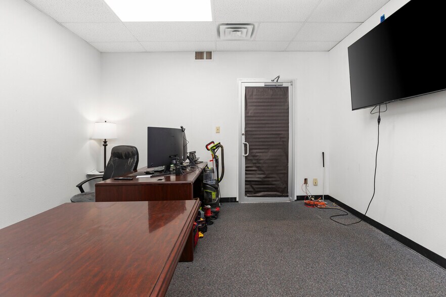 More Photos Of 910 Collier St, Fort Worth Loft Creative Space For Lease